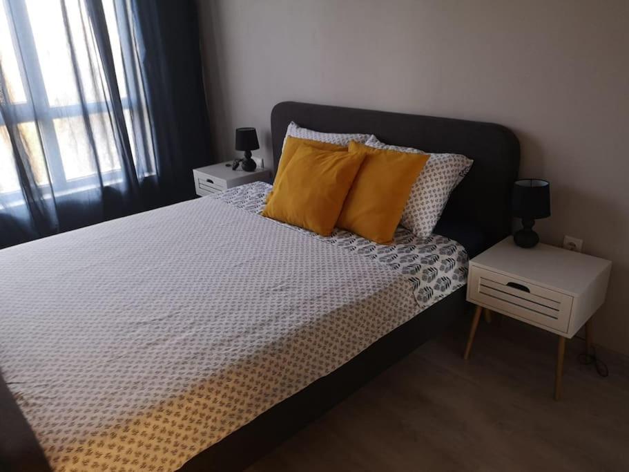 Apartment Opalchenska / Pirotska Sofia Bagian luar foto